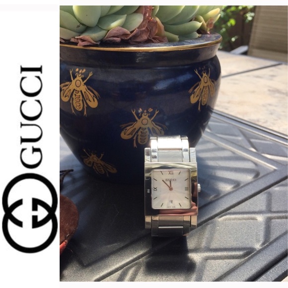 Gucci • Authentic 7900 Classic Timepiece Watch ⌚️ - Picture 2 of 8